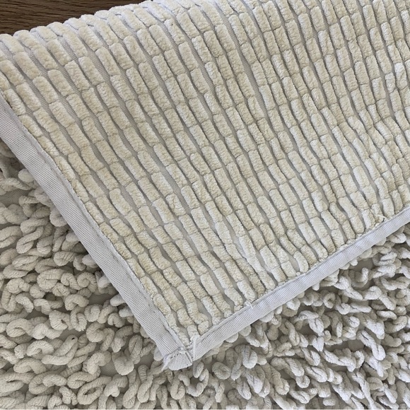 Two Target White Bath Rugs 🛁 🤍 - Picture 3 of 7